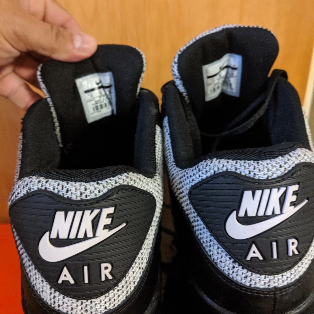 Shoes - Picture 3 of 4
